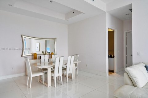 Condo in Sunny Isles Beach, Florida, 2 bedrooms  № 1331474 - photo 17