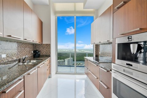 Condo in Sunny Isles Beach, Florida, 2 bedrooms  № 1331474 - photo 20