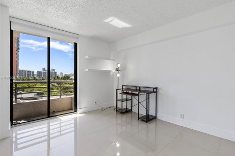 Copropriété à vendre à Aventura, Floride: 2 chambres, 105.63 m2 № 1331318 - photo 22