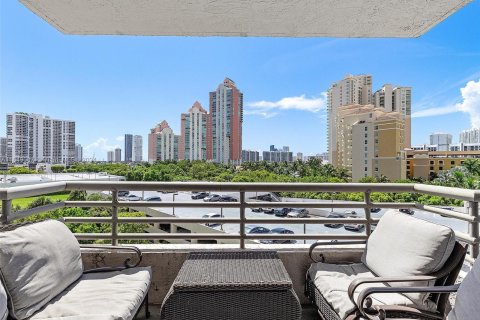 Condo in Aventura, Florida, 2 bedrooms  № 1331318 - photo 7