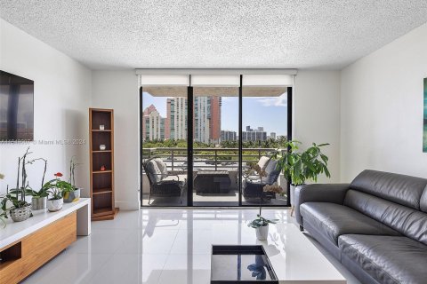 Condo in Aventura, Florida, 2 bedrooms  № 1331318 - photo 6