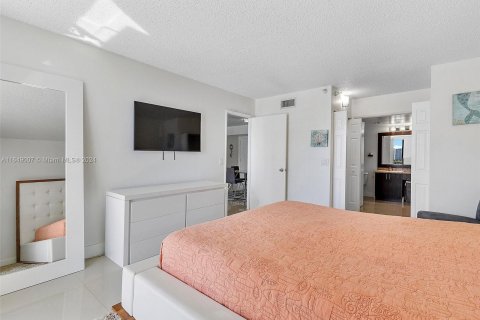 Condo in Aventura, Florida, 2 bedrooms  № 1331318 - photo 15