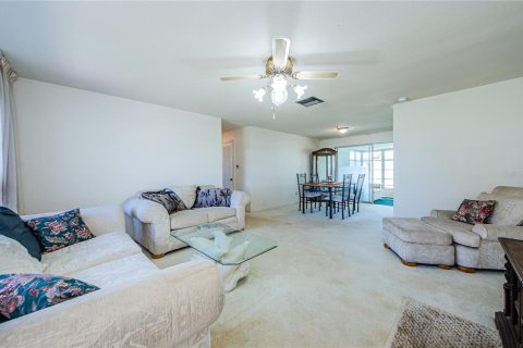 Casa en venta en Seminole, Florida, 2 dormitorios, 94.48 m2 № 1378086 - foto 4