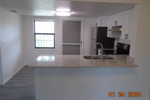 Apartment in Port Charlotte, Florida 2 bedrooms, 78.04 sq.m. № 1378118 - photo 8