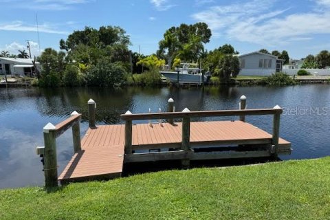 Apartment in Punta Gorda, Florida 2 bedrooms, 116.69 sq.m. № 1378087 - photo 1