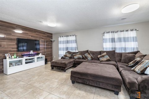 Casa en alquiler en Wesley Chapel, Florida, 3 dormitorios, 155.89 m2 № 1378153 - foto 4