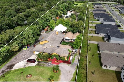 Immobilier commercial à vendre à Orlando, Floride: 406.35 m2 № 1349914 - photo 1