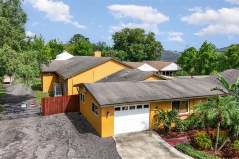 Immobilier commercial à vendre à Orlando, Floride: 406.35 m2 № 1349914 - photo 2