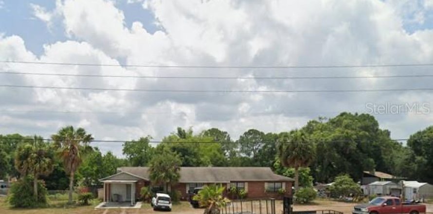 House in Lutz, Florida 4 bedrooms, 186.18 sq.m. № 1387015