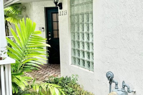 Casa en venta en Miami, Florida, 2 dormitorios, 107.77 m2 № 1329383 - foto 1