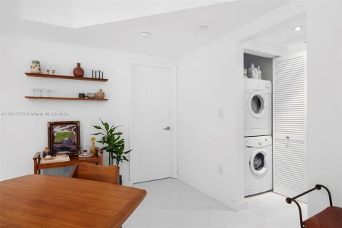 Condo in Aventura, Florida, 2 bedrooms  № 1037383 - photo 7