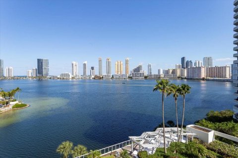 Condominio en venta en Aventura, Florida, 2 dormitorios, 138.89 m2 № 1037383 - foto 23