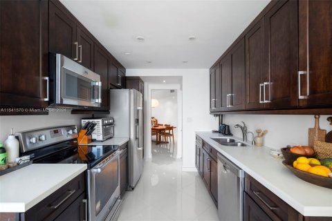 Condo in Aventura, Florida, 2 bedrooms  № 1037383 - photo 10