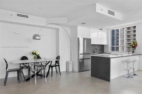 Copropriété à vendre à Miami, Floride: 2 chambres, 129.78 m2 № 1225097 - photo 3