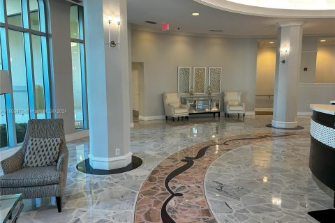 Condo in Hollywood, Florida, 1 bedroom  № 1225050 - photo 4