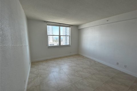 Condominio en venta en Hollywood, Florida, 1 dormitorio, 69.21 m2 № 1225050 - foto 14