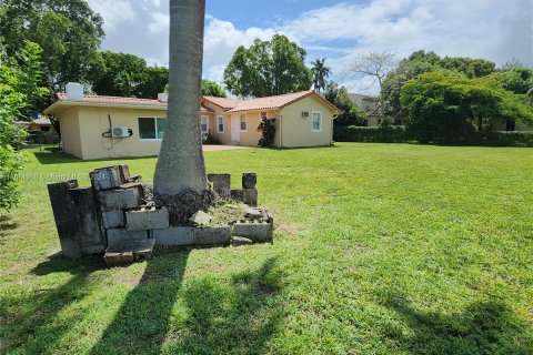 Casa en alquiler en Miami Springs, Florida, 3 dormitorios, 177.54 m2 № 1333539 - foto 6