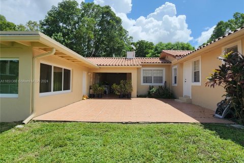 Casa en alquiler en Miami Springs, Florida, 3 dormitorios, 177.54 m2 № 1333539 - foto 7