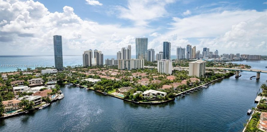 Condo in Aventura, Florida, 2 bedrooms  № 1333541