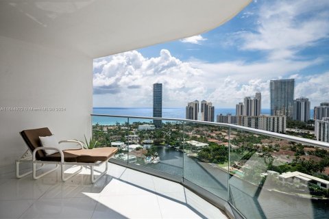 Condo in Aventura, Florida, 2 bedrooms  № 1333541 - photo 4