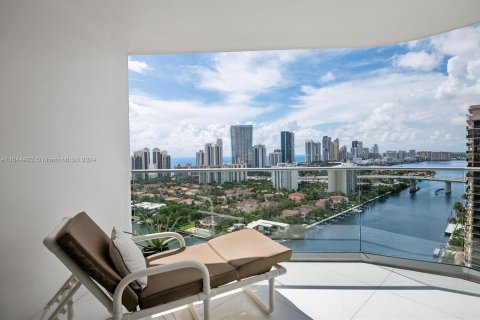 Condominio en venta en Aventura, Florida, 2 dormitorios, 141.4 m2 № 1333541 - foto 5