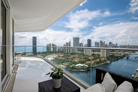 Condo in Aventura, Florida, 2 bedrooms  № 1333541 - photo 3