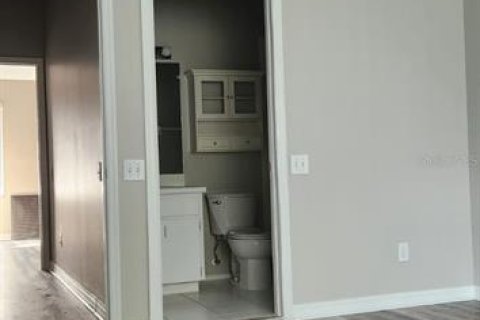 Townhouse in Tampa, Florida 2 bedrooms, 110 sq.m. № 1022810 - photo 17