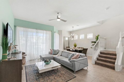 Adosado en venta en Davenport, Florida, 5 dormitorios, 217.39 m2 № 1343819 - foto 8