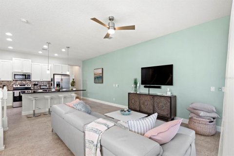 Adosado en venta en Davenport, Florida, 5 dormitorios, 217.39 m2 № 1343819 - foto 9