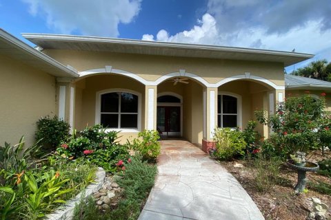 Villa ou maison à vendre à North Port, Floride: 4 chambres, 240.06 m2 № 1265479 - photo 2