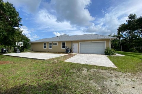 House in North Port, Florida 4 bedrooms, 240.06 sq.m. № 1265479 - photo 5