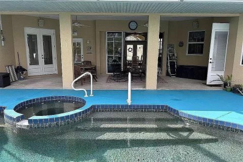 House in North Port, Florida 4 bedrooms, 240.06 sq.m. № 1265479 - photo 10