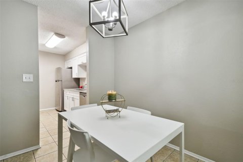 Copropriété à vendre à Tampa, Floride: 2 chambres, 90.58 m2 № 1342001 - photo 10