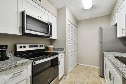 Copropriété à vendre à Tampa, Floride: 2 chambres, 90.58 m2 № 1342001 - photo 3