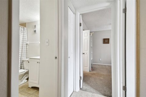 Condo in Tampa, Florida, 2 bedrooms  № 1342001 - photo 21