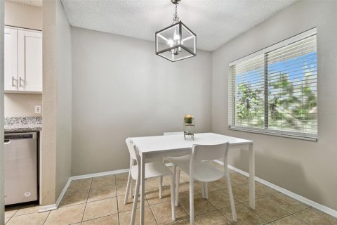 Copropriété à vendre à Tampa, Floride: 2 chambres, 90.58 m2 № 1342001 - photo 11