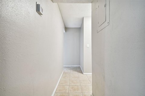 Copropriété à vendre à Tampa, Floride: 2 chambres, 90.58 m2 № 1342001 - photo 20