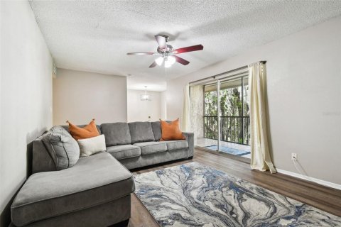 Condo in Tampa, Florida, 2 bedrooms  № 1342001 - photo 15