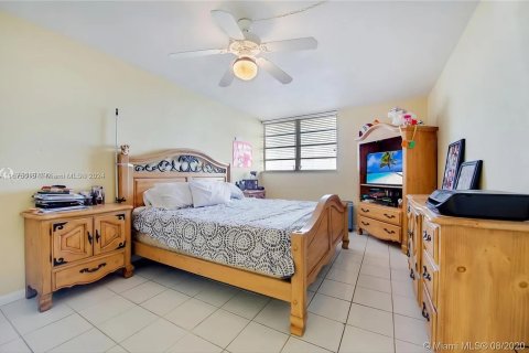 Copropriété à vendre à Miami, Floride: 2 chambres, 103.12 m2 № 1400142 - photo 7