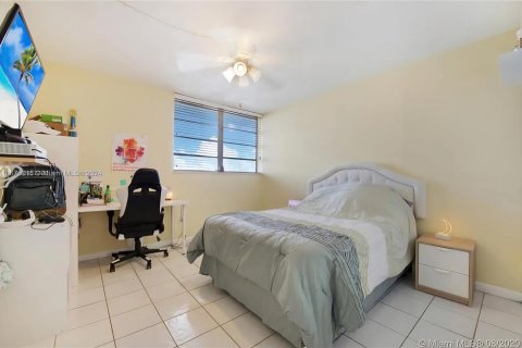 Copropriété à vendre à Miami, Floride: 2 chambres, 103.12 m2 № 1400142 - photo 5