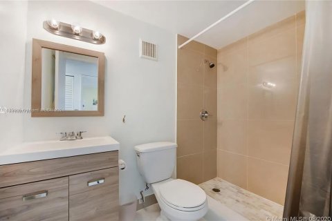 Copropriété à vendre à Miami, Floride: 2 chambres, 103.12 m2 № 1400142 - photo 6