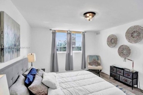 Condo in Miami Beach, Florida, 1 bedroom  № 1054196 - photo 3