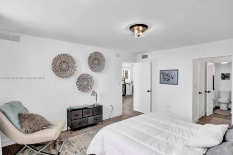 Condo in Miami Beach, Florida, 1 bedroom  № 1054196 - photo 6