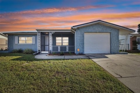 Villa ou maison à vendre à Port Richey, Floride: 2 chambres, 106.84 m2 № 1381125 - photo 1