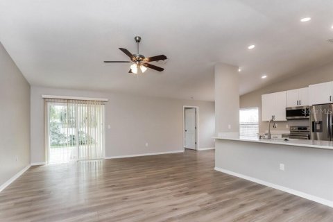 Villa ou maison à louer à Largo, Floride: 3 chambres, 124.95 m2 № 1357487 - photo 2