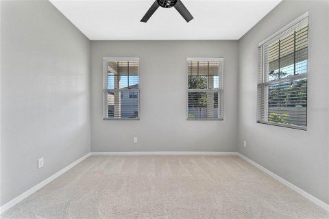 House in Orlando, Florida 4 bedrooms, 259.66 sq.m. № 1398908 - photo 8