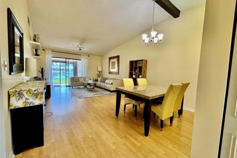 Condo in West Palm Beach, Florida, 2 bedrooms  № 1237124 - photo 7