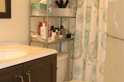 Condo in West Palm Beach, Florida, 2 bedrooms  № 1237124 - photo 23