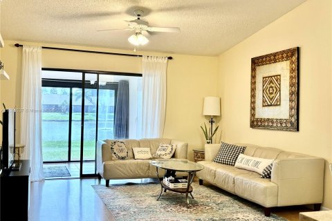 Condo in West Palm Beach, Florida, 2 bedrooms  № 1237124 - photo 5