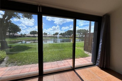 Condo in West Palm Beach, Florida, 2 bedrooms  № 1237124 - photo 28